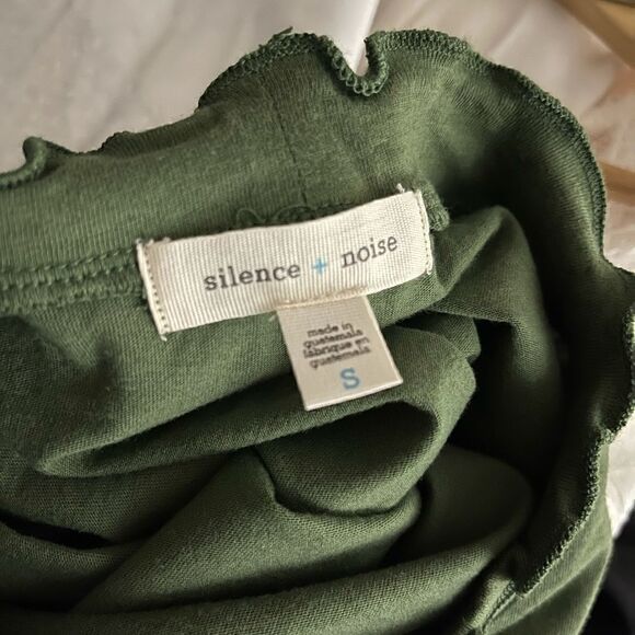 silence + noise Army Green Top with Ruffled Hem - Picture 6 of 9